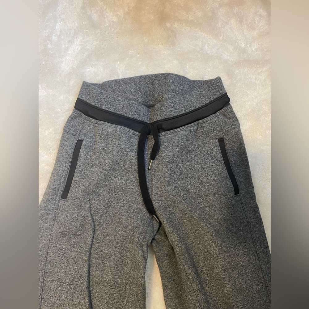 Lululemon size 6 sweatpants